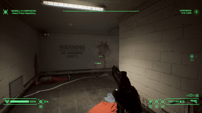 Ein Screenshot zeigt RoboCop mit einer Waffe in einem Flur. 